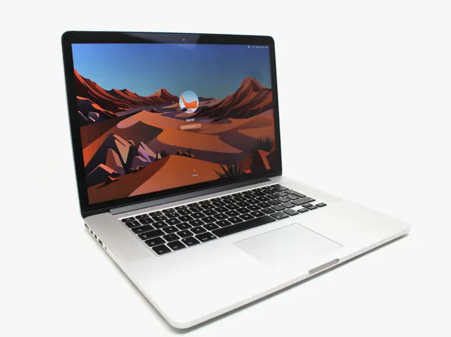 Apple MacBook Pro (Retina, 13-inch, Early 2015) 256GB 16GB Silver - Excellent (A)